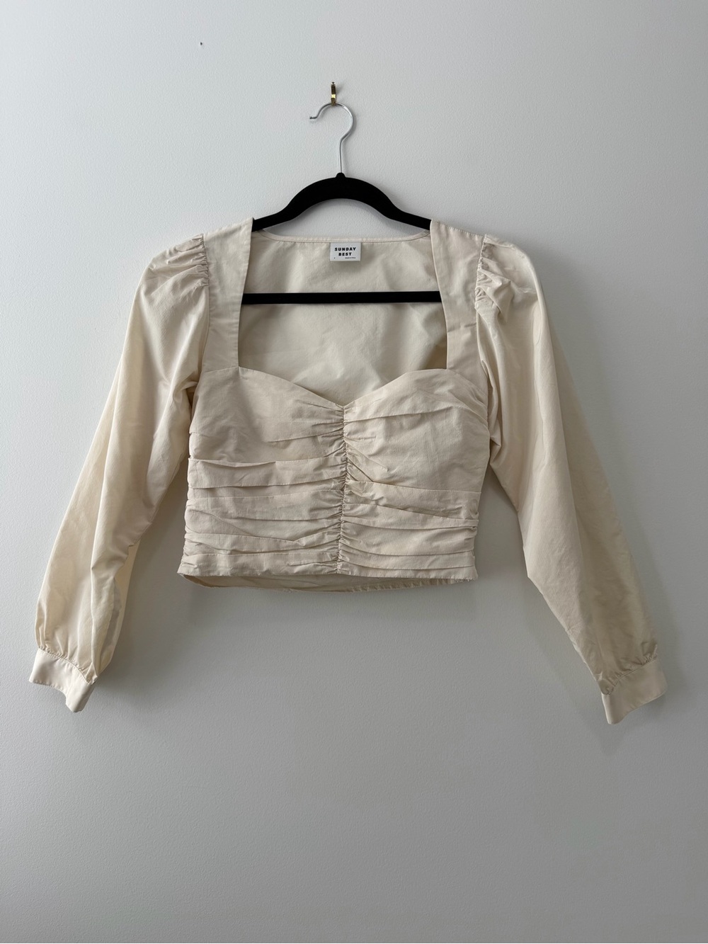 Aritzia Sunday Best Petal Ruched Puff-Sleeve Blouse Cream Taffeta Sz 2 - Picture 3 of 14
